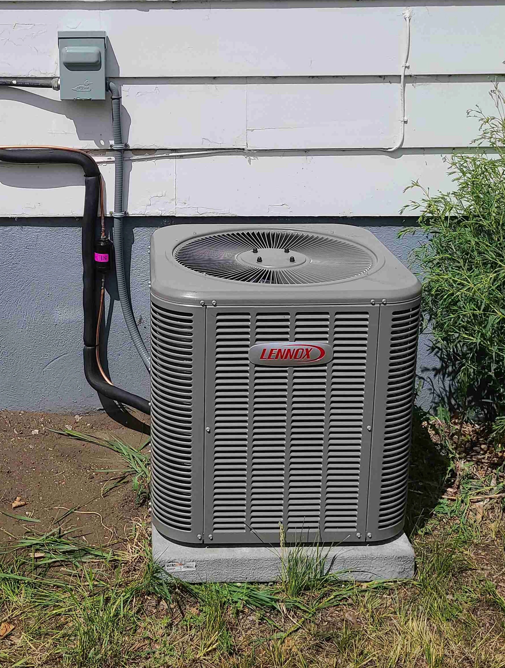 AIR CONDITIONER